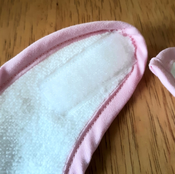 NEW BABY'S BIB ONE SIZE TICKLE TOES EMBELLISHED RHINESTONES - Picture 3 of 4